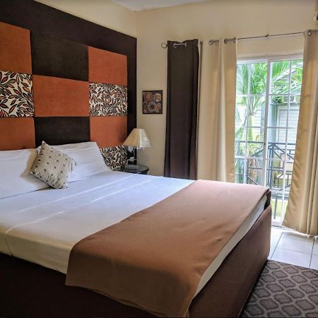 Christar Villas Hotel 킹스톤 외부 사진