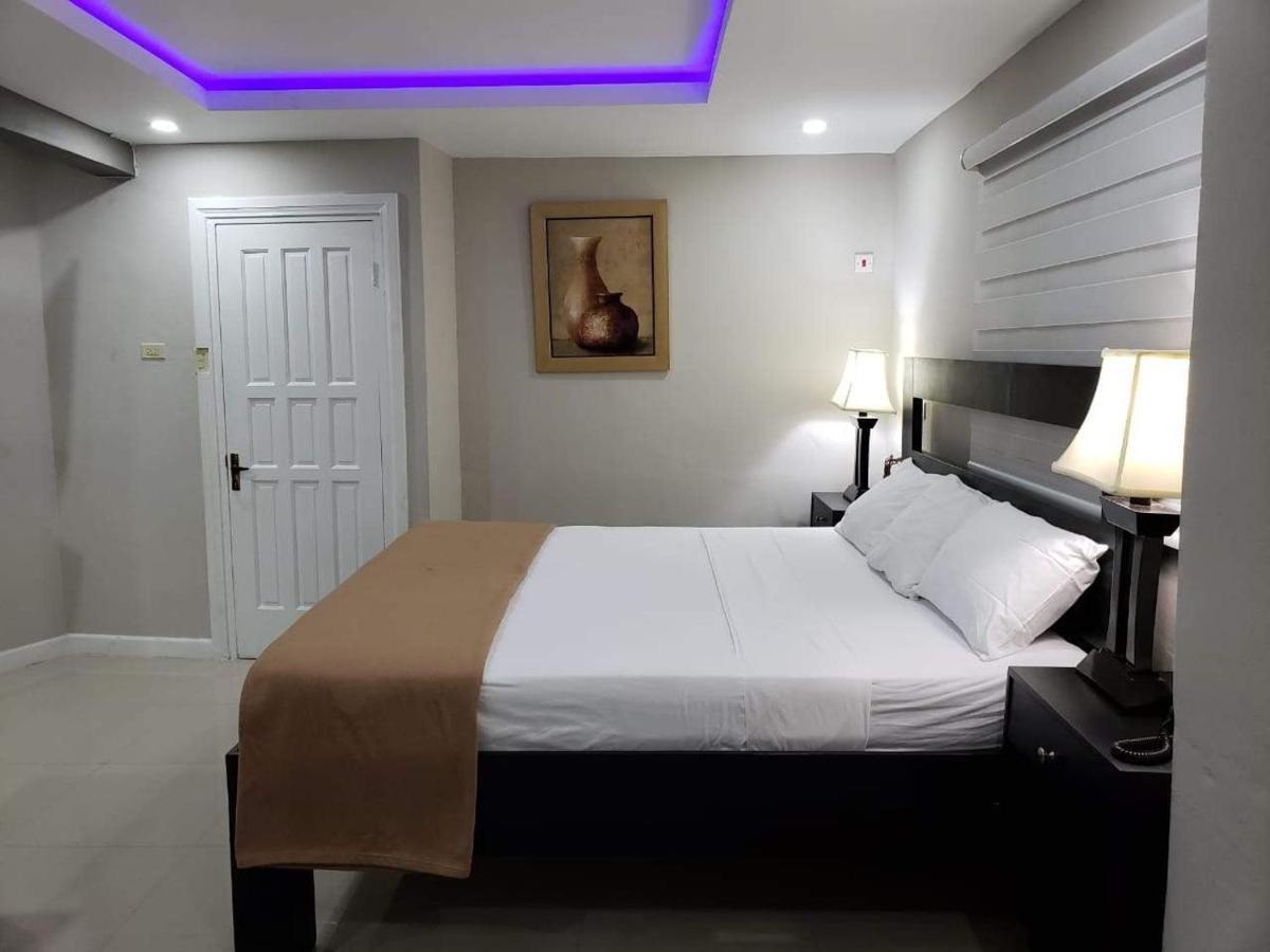 Christar Villas Hotel 킹스톤 외부 사진
