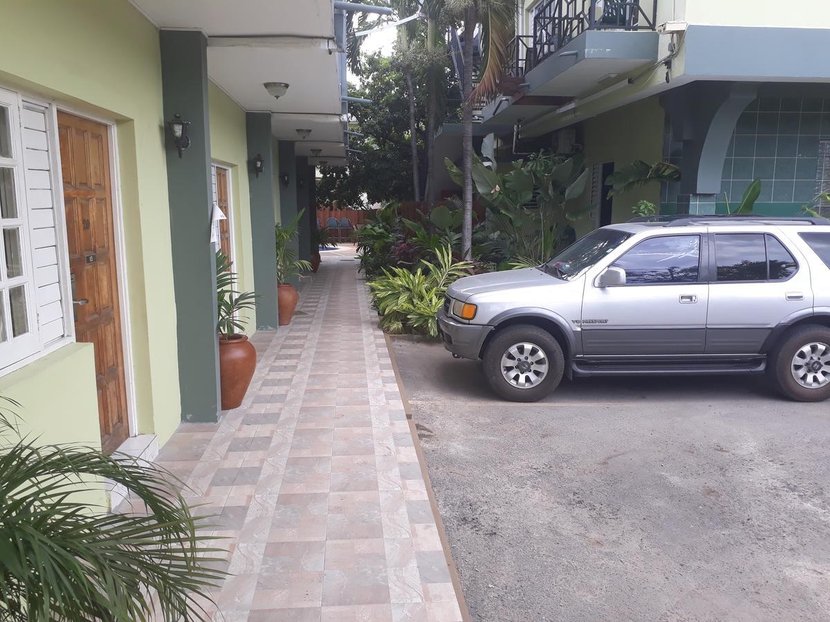 Christar Villas Hotel 킹스톤 외부 사진