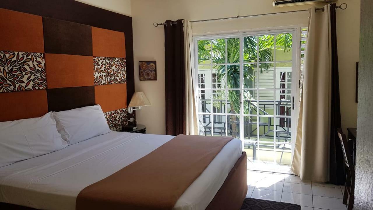 Christar Villas Hotel 킹스톤 외부 사진