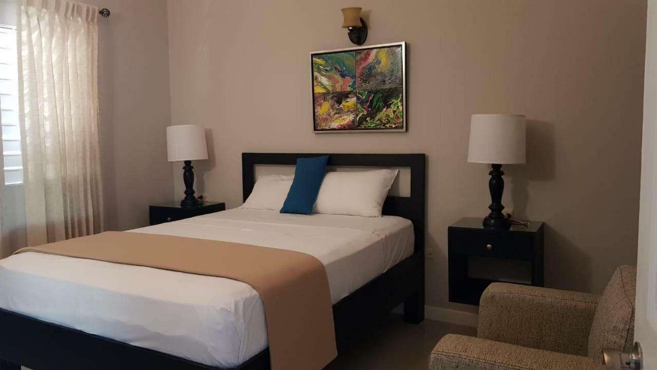Christar Villas Hotel 킹스톤 외부 사진