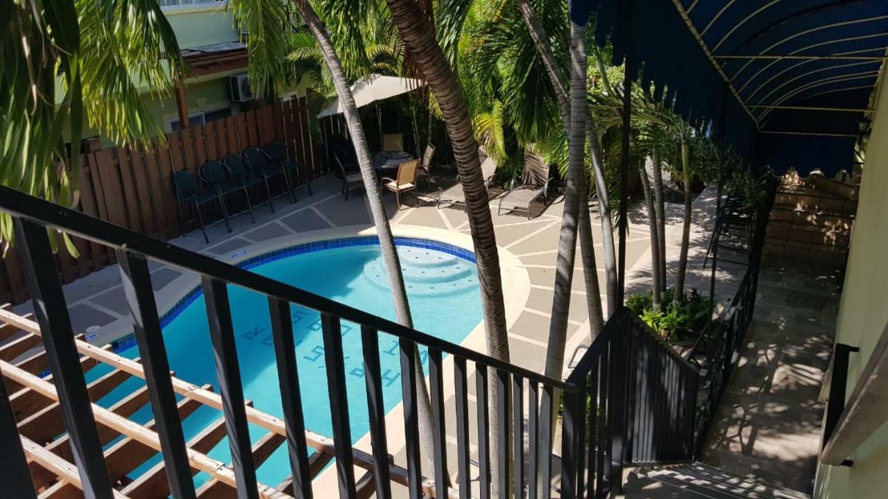 Christar Villas Hotel 킹스톤 외부 사진