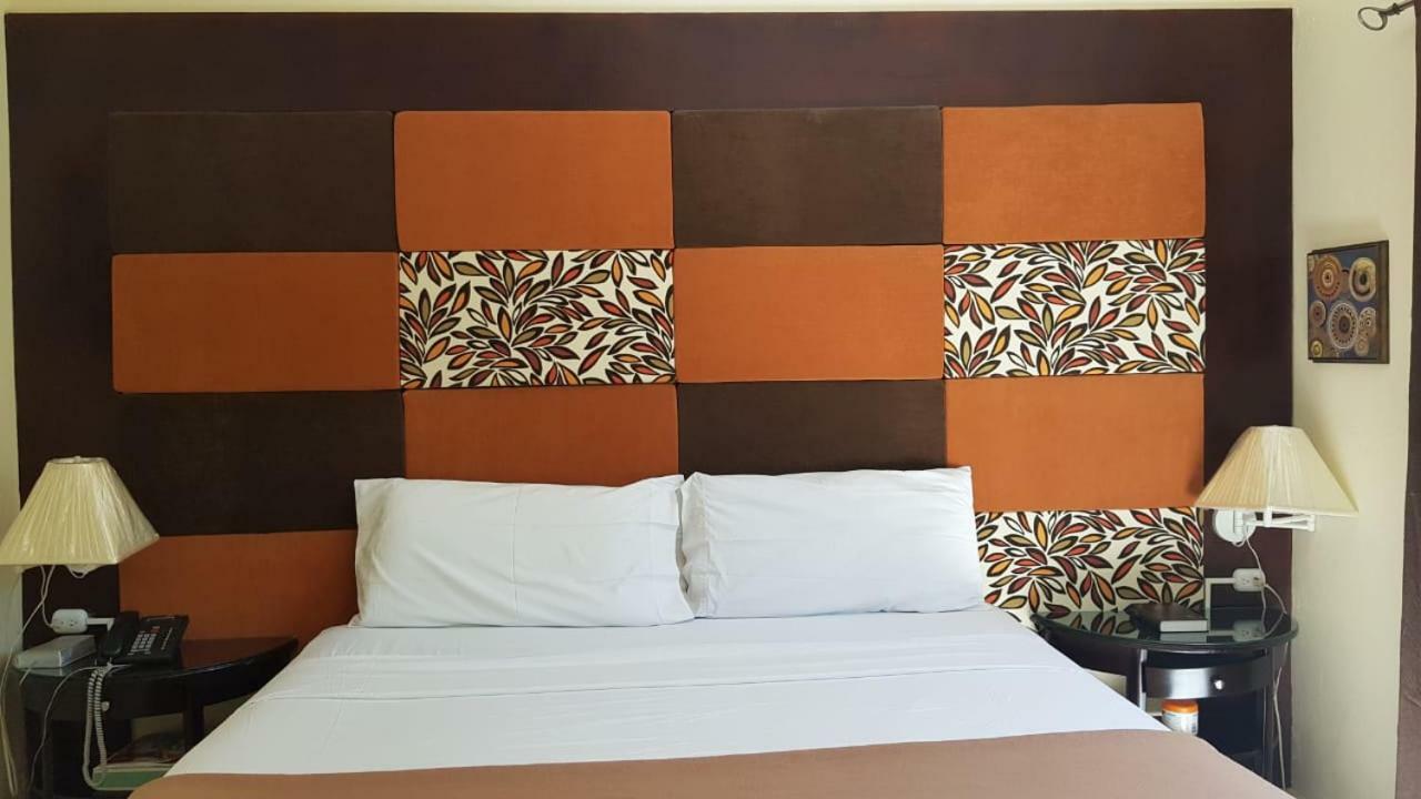 Christar Villas Hotel 킹스톤 외부 사진