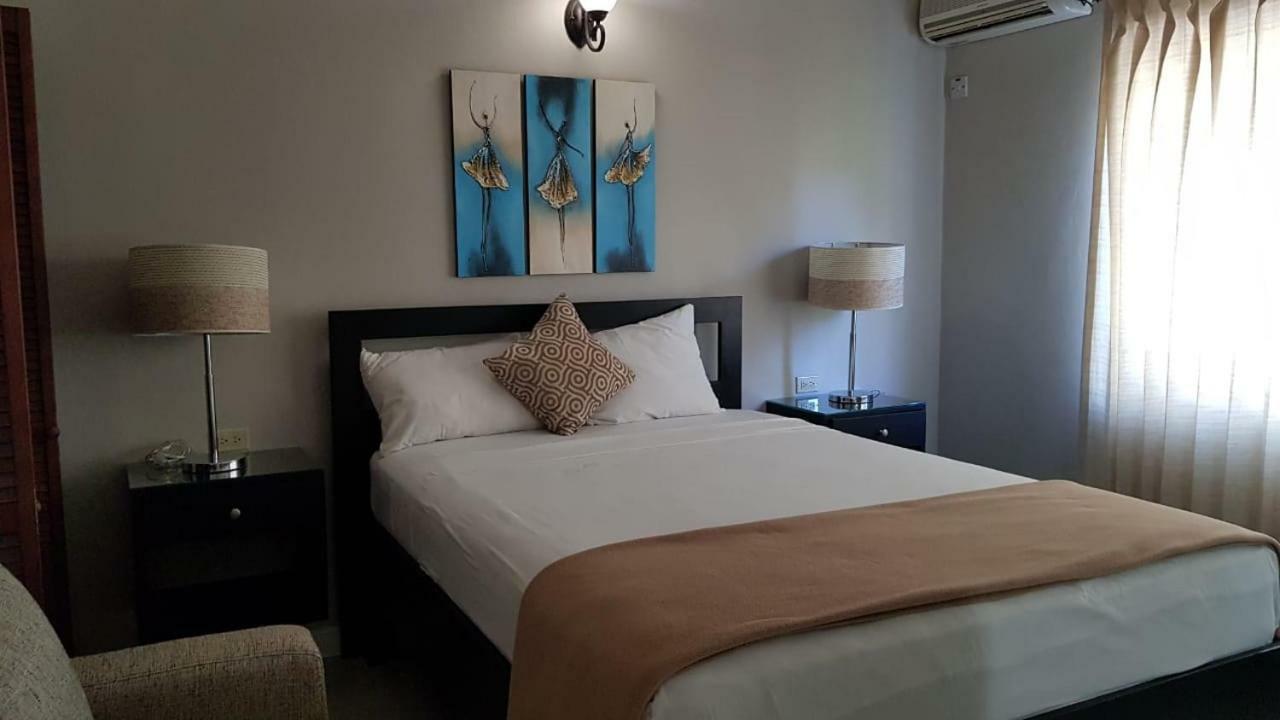Christar Villas Hotel 킹스톤 외부 사진